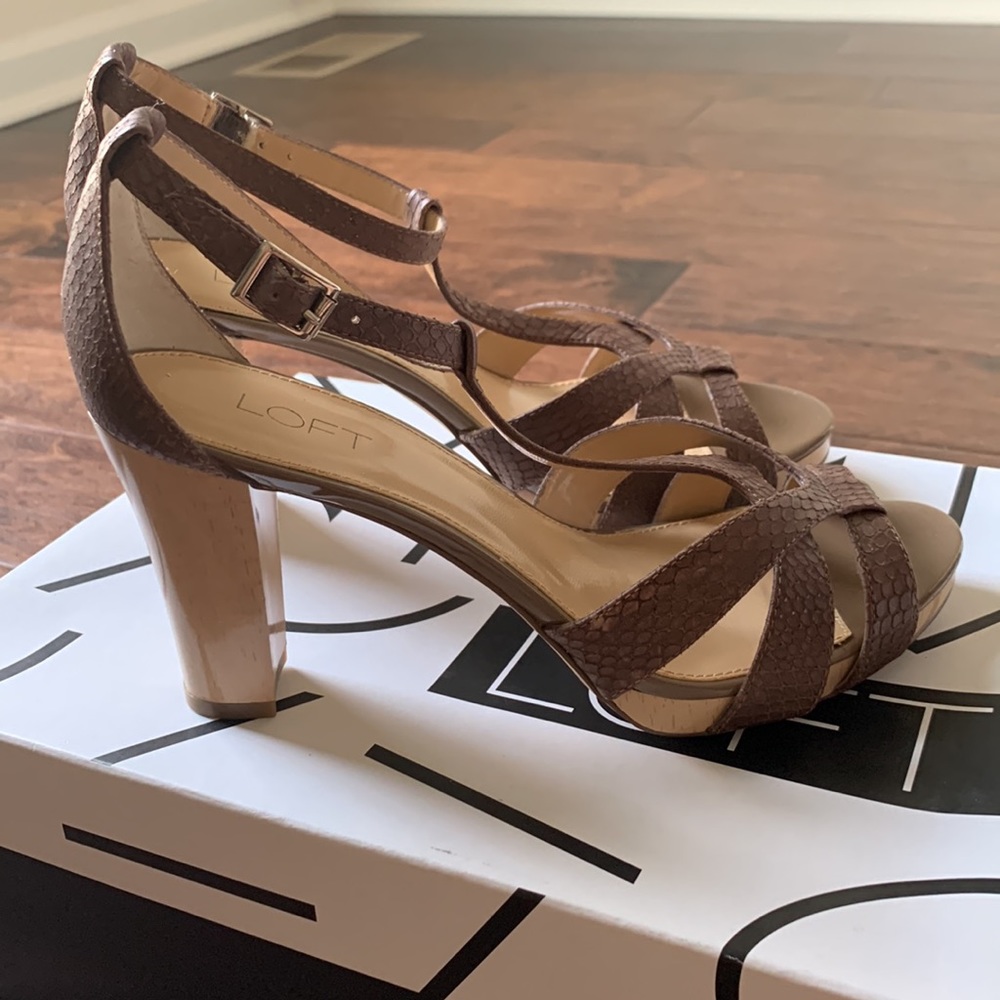 NIB LOFT Brown Kimberly Leather Strappy Open Toe Platform Heels Size 6.5